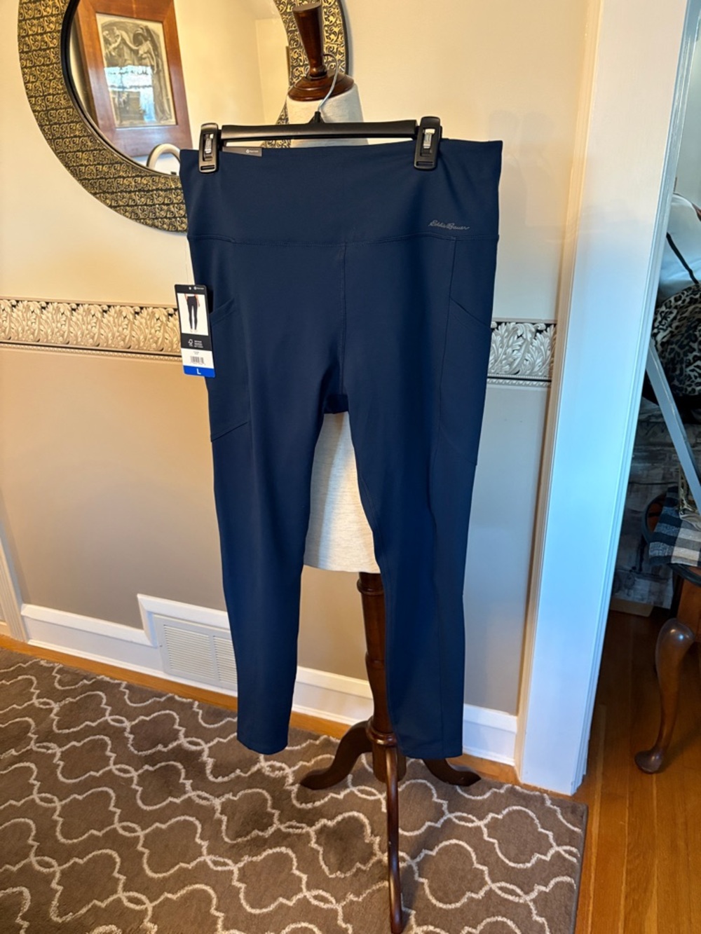 New navy Eddie Bauer Active Leggings high quality fit 10-14 size large w/pockets